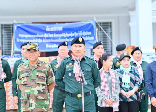 ឯកឧត្តម ឧត្តមសេនីយ៍ឯក ជួន ណារិន្ទ អញ្ជើញចុះសាកសួរសុខទុក្ខនិងលើកទឹកចិត្តដល់កងកម្លាំងជួរមុខឈរជើងនៅលើភ្នំប្រាសាទព្រះវិហារ ខេត្តព្រះវិហារ